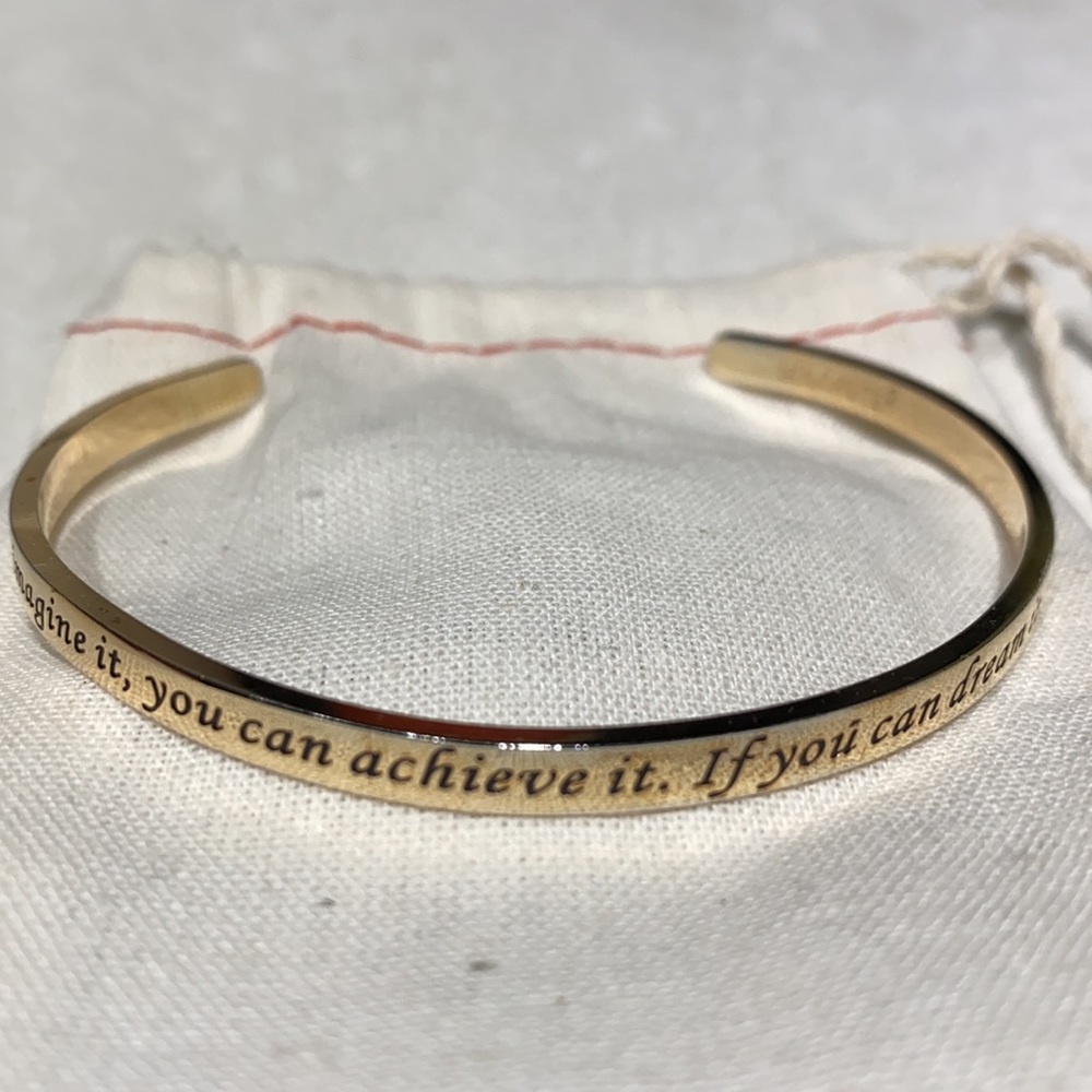 SOLO-CUTE 14k yellow plated Cuff Bangle Bracelet ⭐️⭐️⭐️⭐️